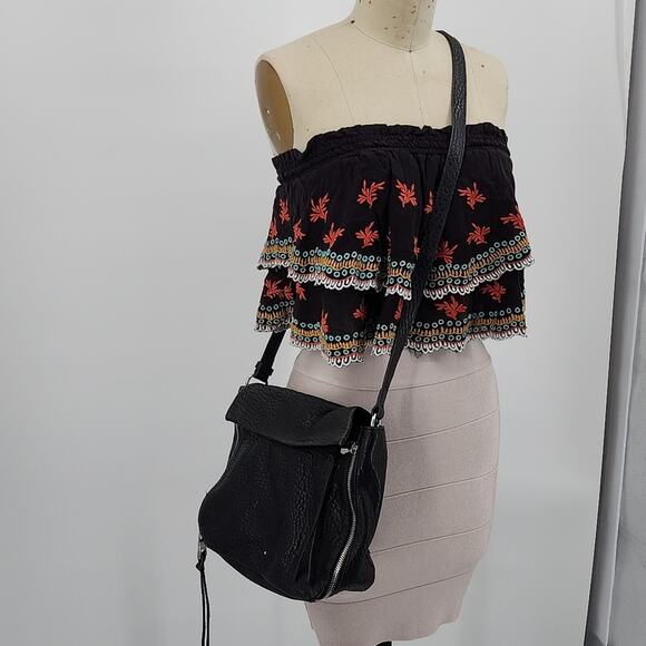 Vince Camuto Handbags - Vince Camuto Black Leather Crossbody Bag
